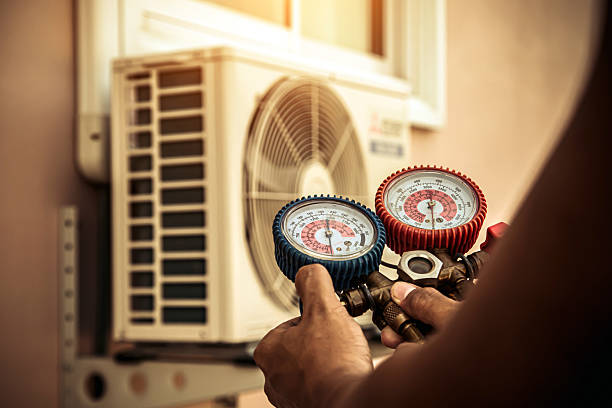 Professional Hvac technician working in Concord, MI